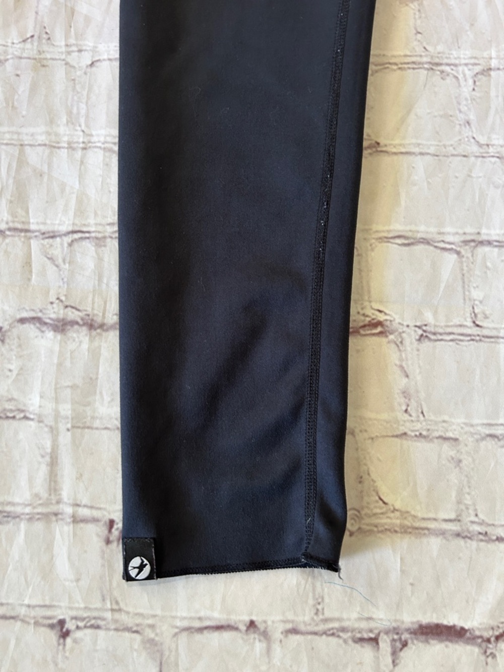 Oiselle Bird Hug Reversible Tights Moody Floral Navy Size 6 Small Soft Pocket - Picture 8 of 8